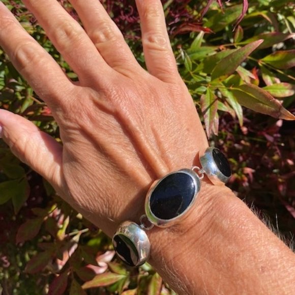 Vintage Jewelry - VTG 925 Silver Black Onyx Oval Stones Toggle BRACELET